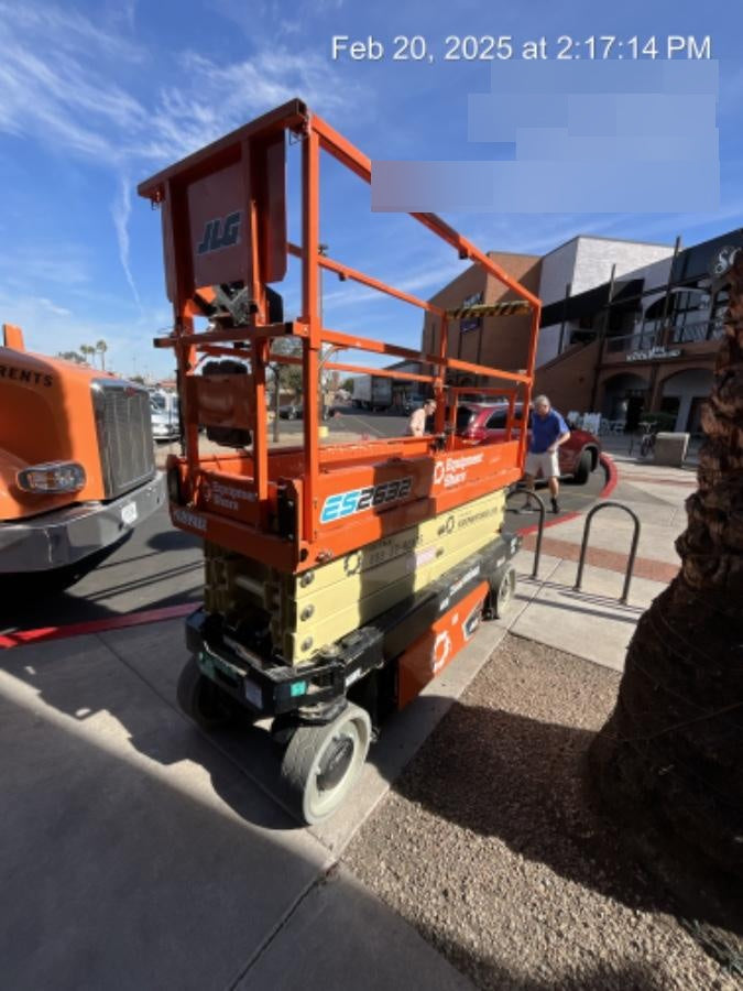 2022 JLG ES2632