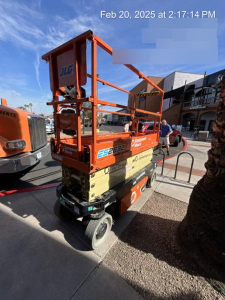 2022 JLG ES2632