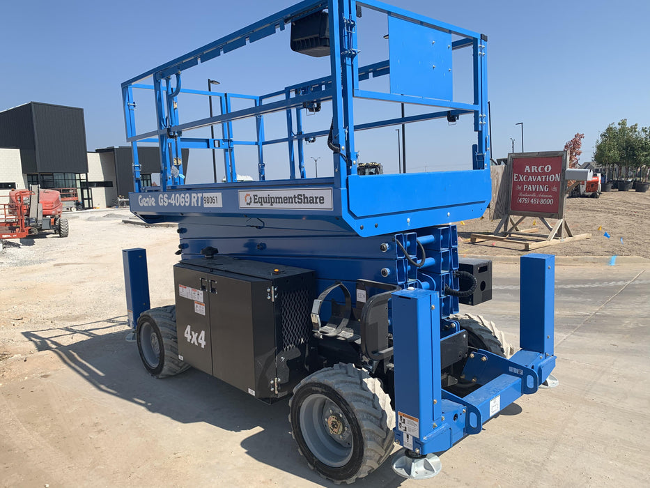 2020 GENIE GS-4069 RT
