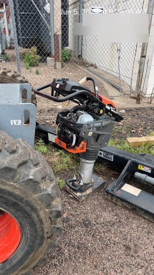 2024 HUSQVARNA LT5005
