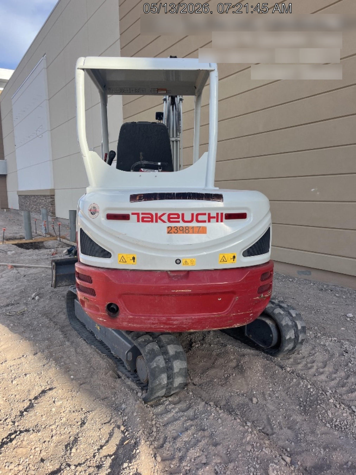 2022 TAKEUCHI TB235-2R