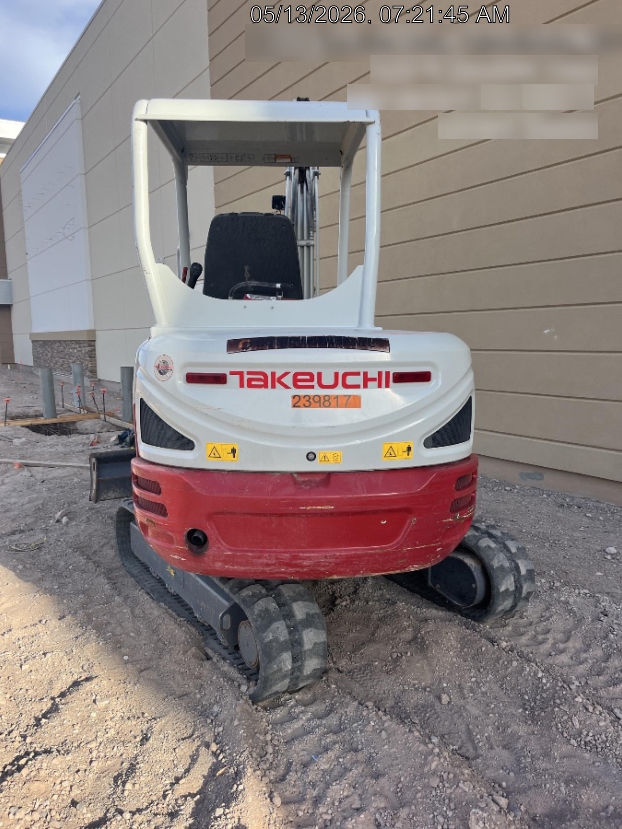2022 TAKEUCHI TB235-2R