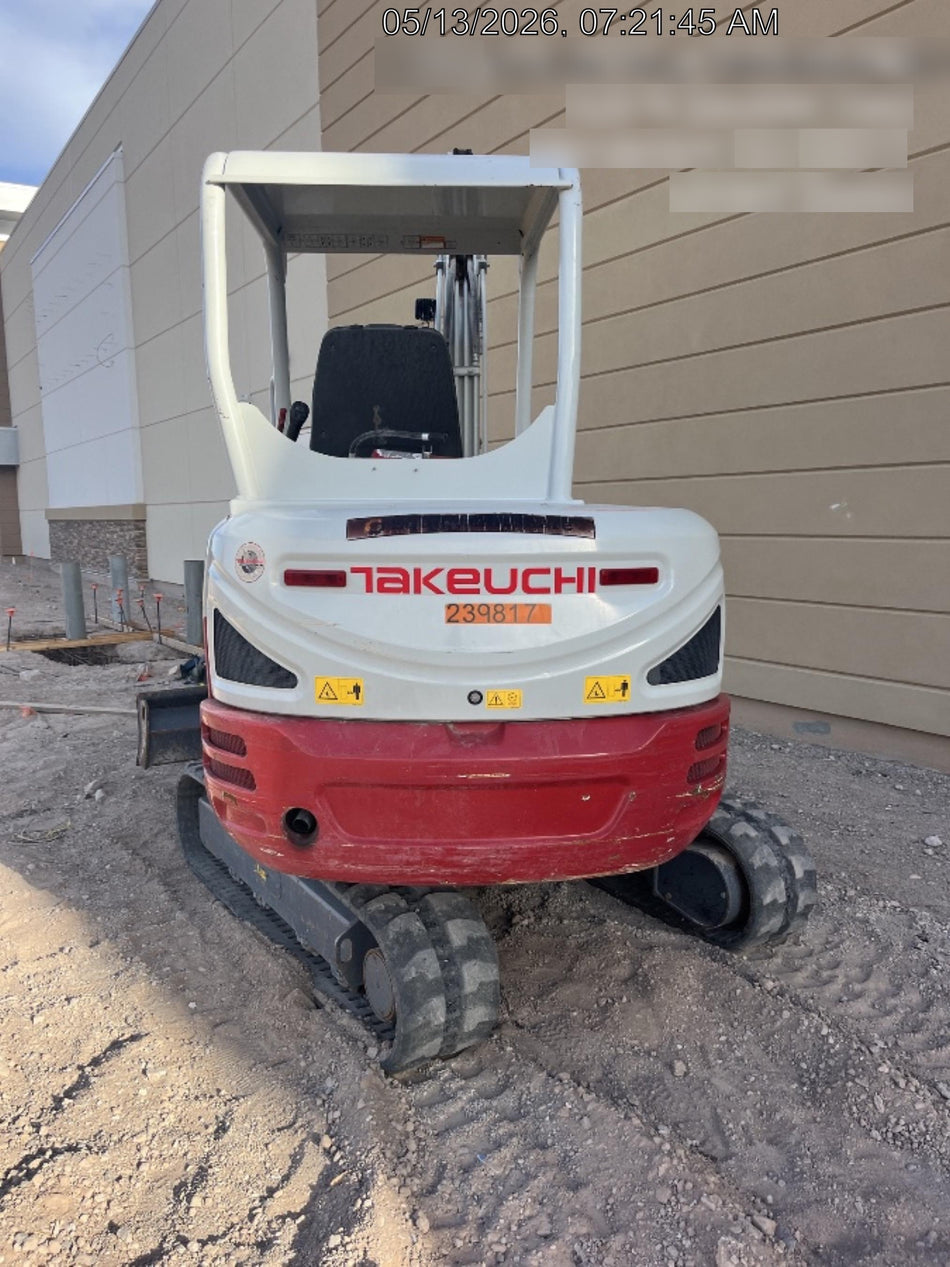 2022 TAKEUCHI TB235-2R