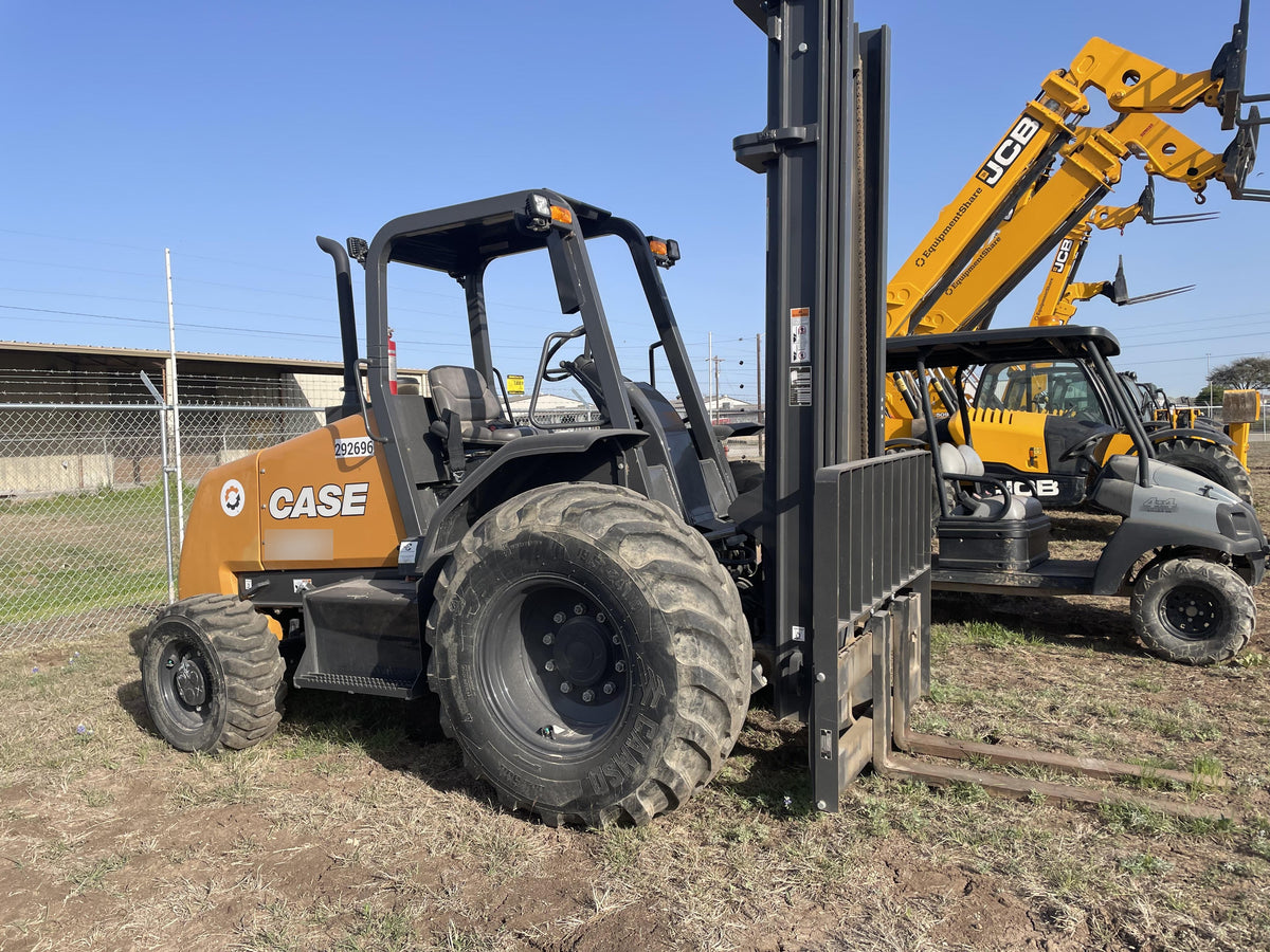 2023 CASE 588H