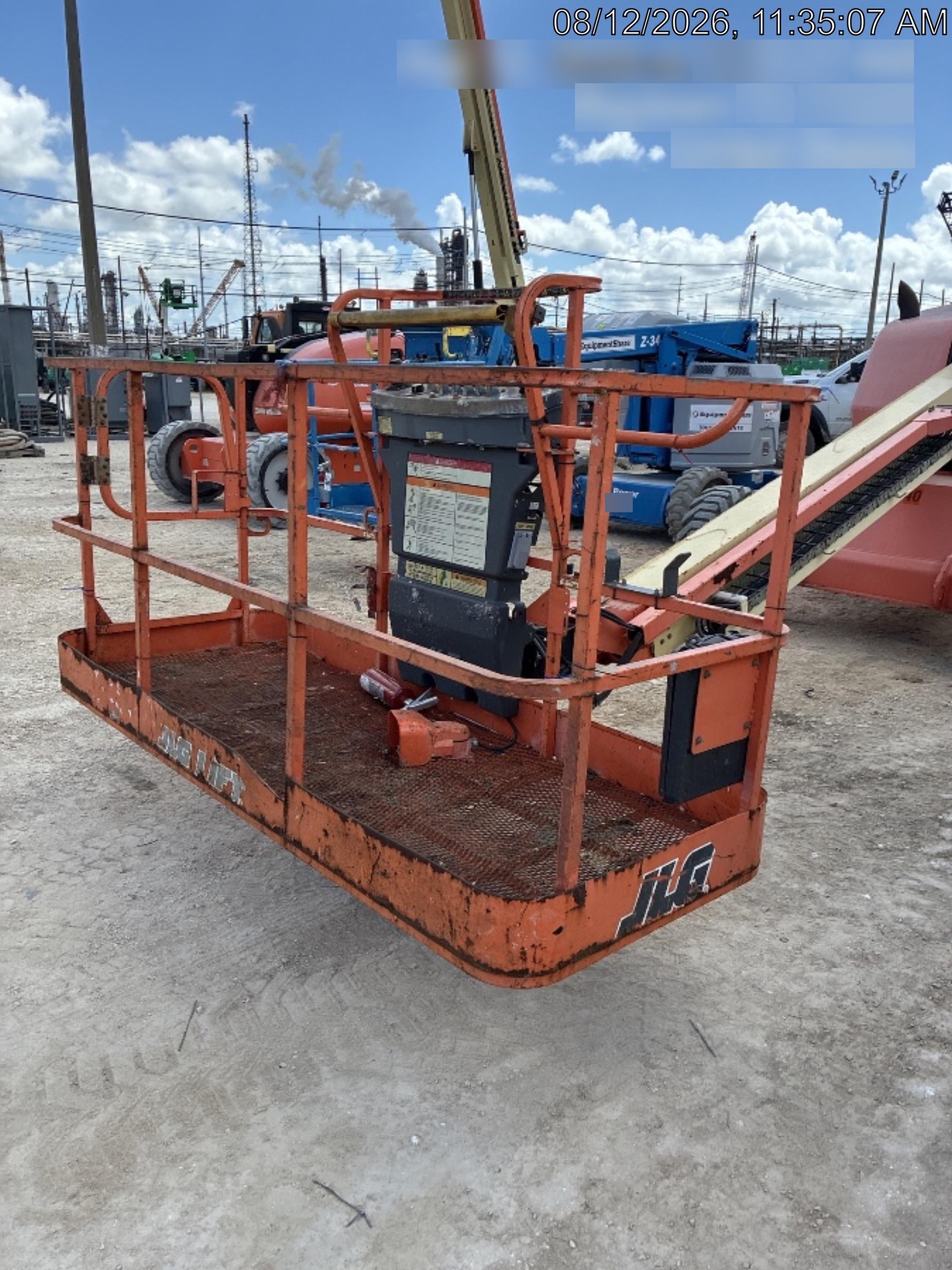 2019 JLG 400S