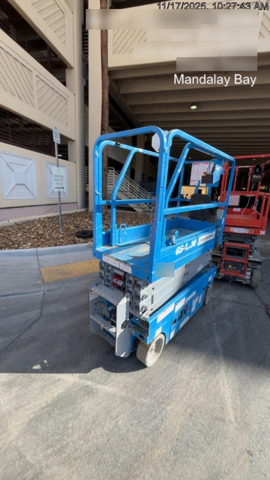 2019 Genie GS-1930 Fixed rails with chain Entry