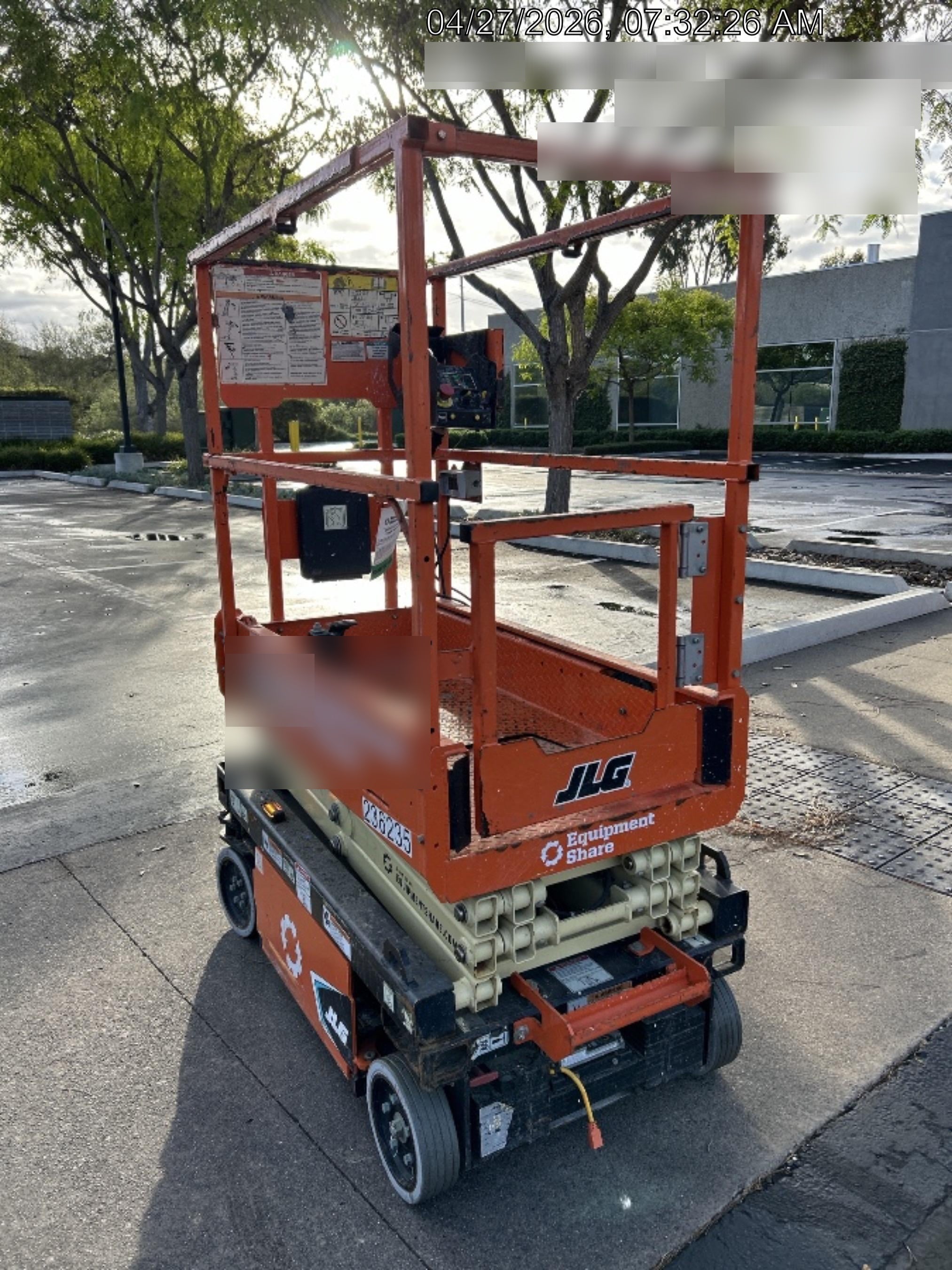 2022 JLG ES1330L