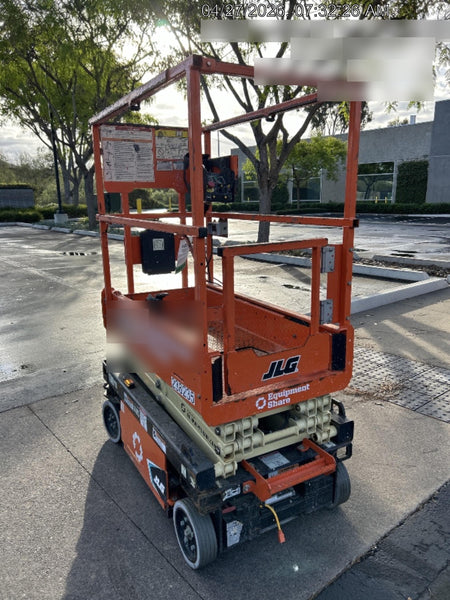 2022 JLG ES1330L