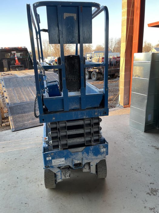 2019 Genie GS-1930 Fixed Rails with Chain Entry