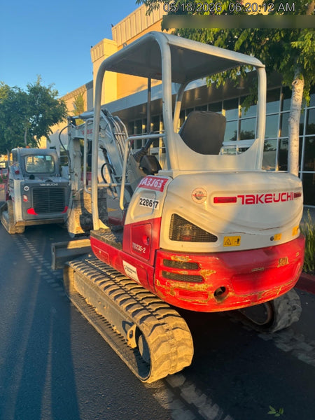 2022 TAKEUCHI TB235-2R