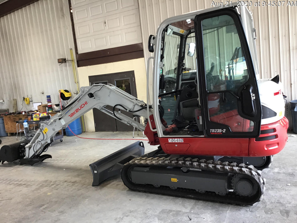 2020 TAKEUCHI TB235-2CR