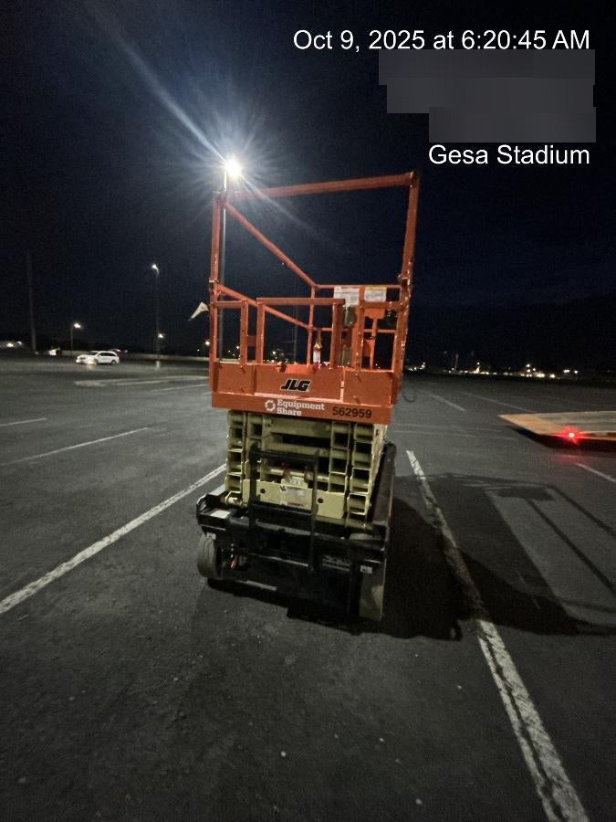 2025 JLG ES3246
