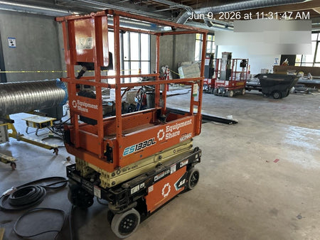 2022 JLG ES1330L