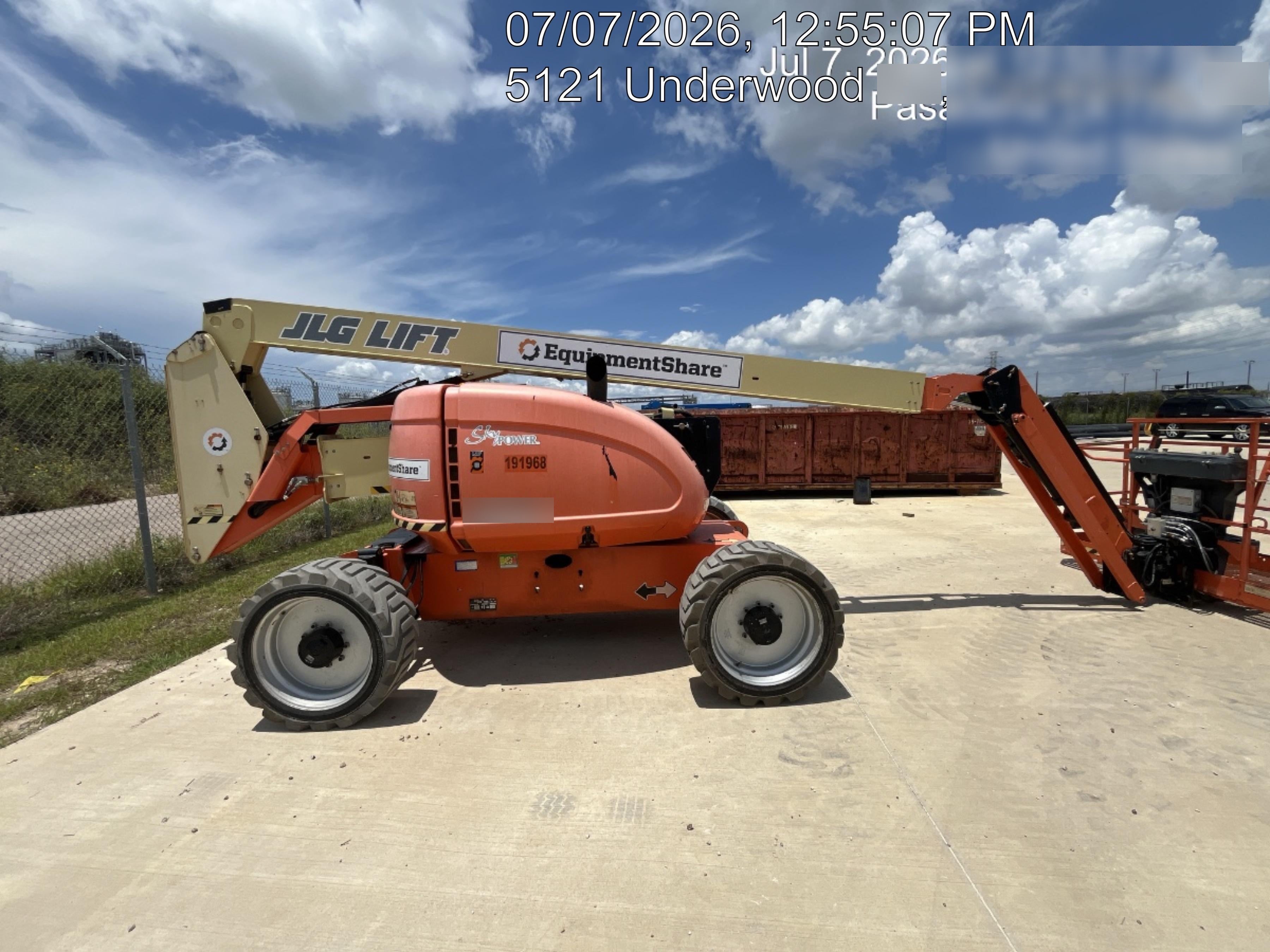 2021 JLG 600AJ