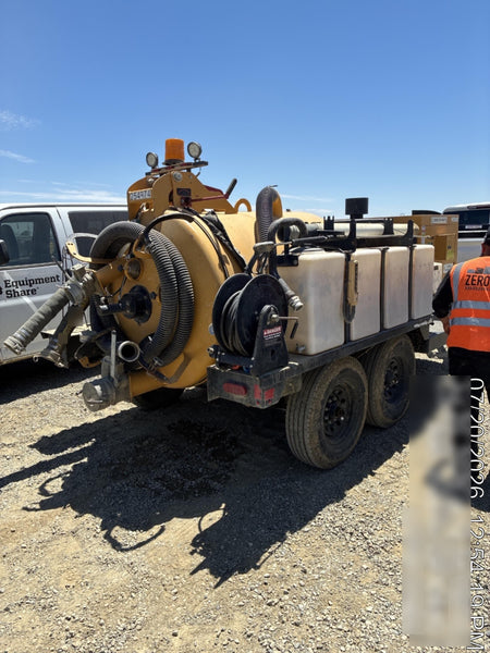 2022 VAC-TRON LP573XDT