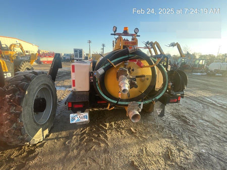 2022 Vac-Tron LP573XDT T4 Koehler Diesel Engine, 500 Gallon Debris Tank, x2 100 Gallon Water Tanks