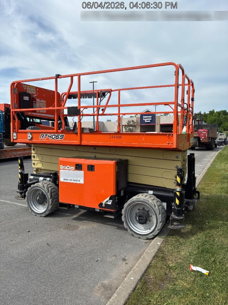 2022 JLG RT4069