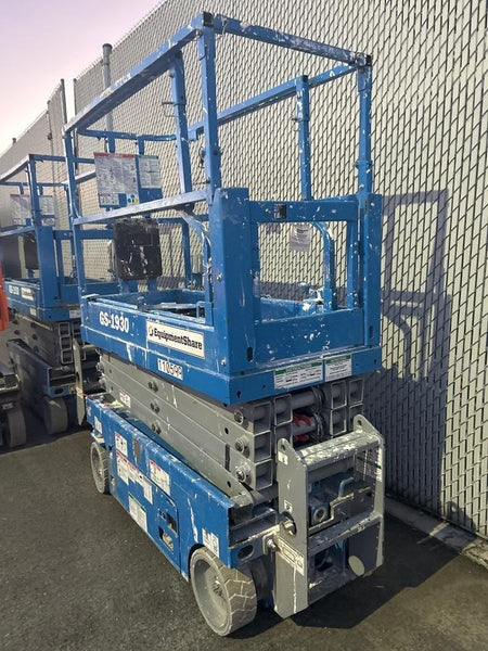 2020 Genie GS-1930 Solid Non Marking Tires, Beacon, Folding rails with half height swing gate, 800W Inverter