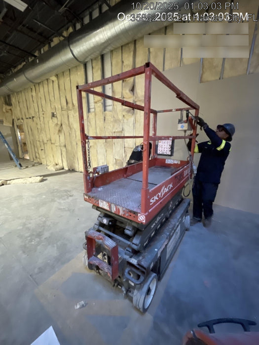 2018 Skyjack SJIII-3219 Skyjack SJIII3219 Scissor Lift w/Trojan Batteries