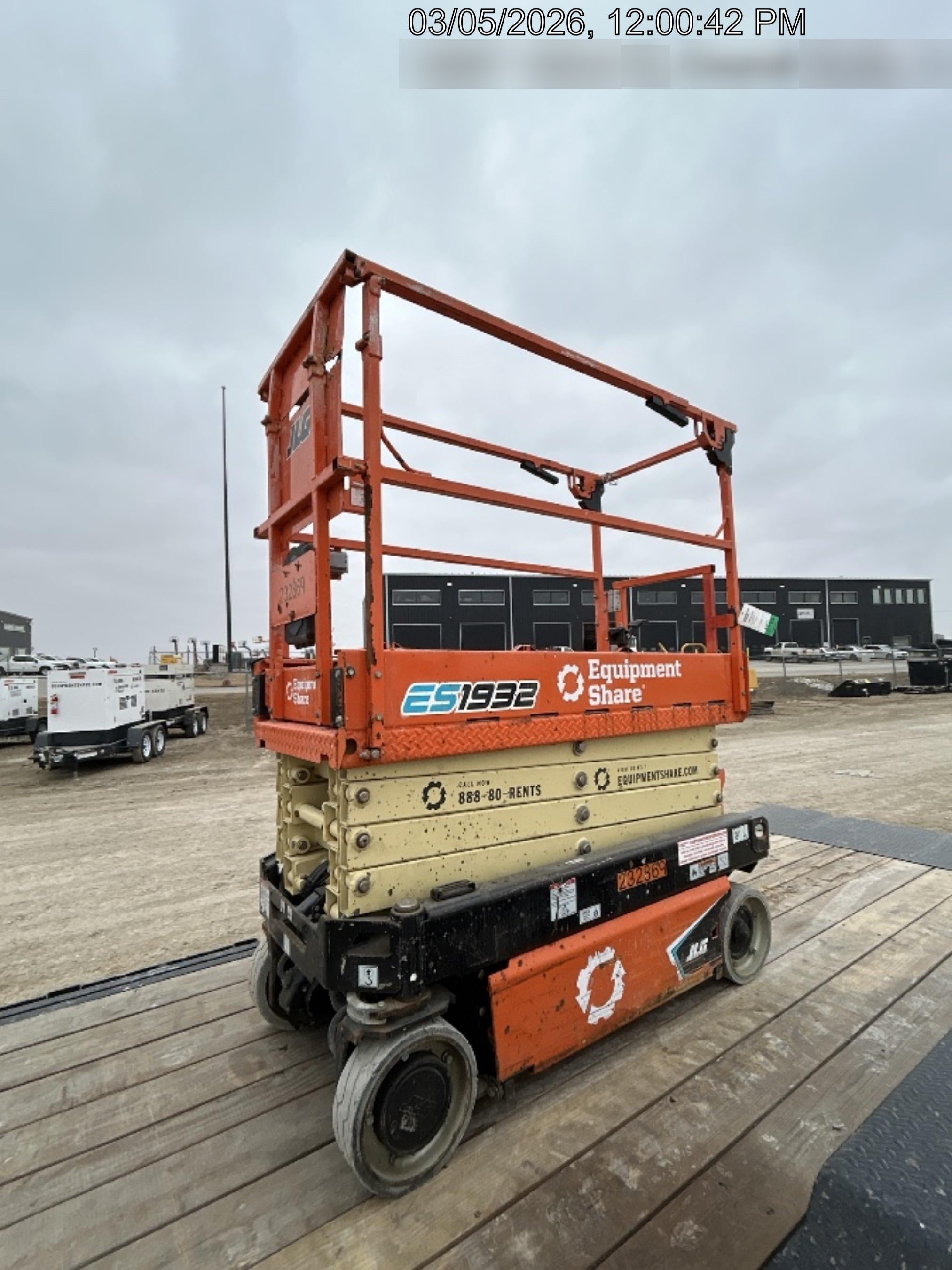 2022 JLG ES1932