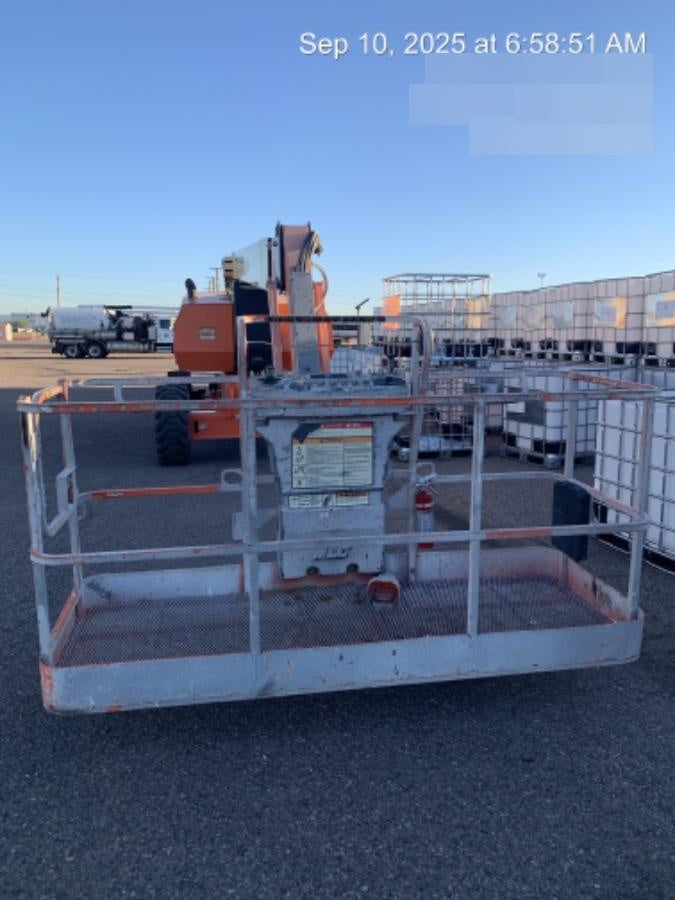 2021 JLG 800AJ