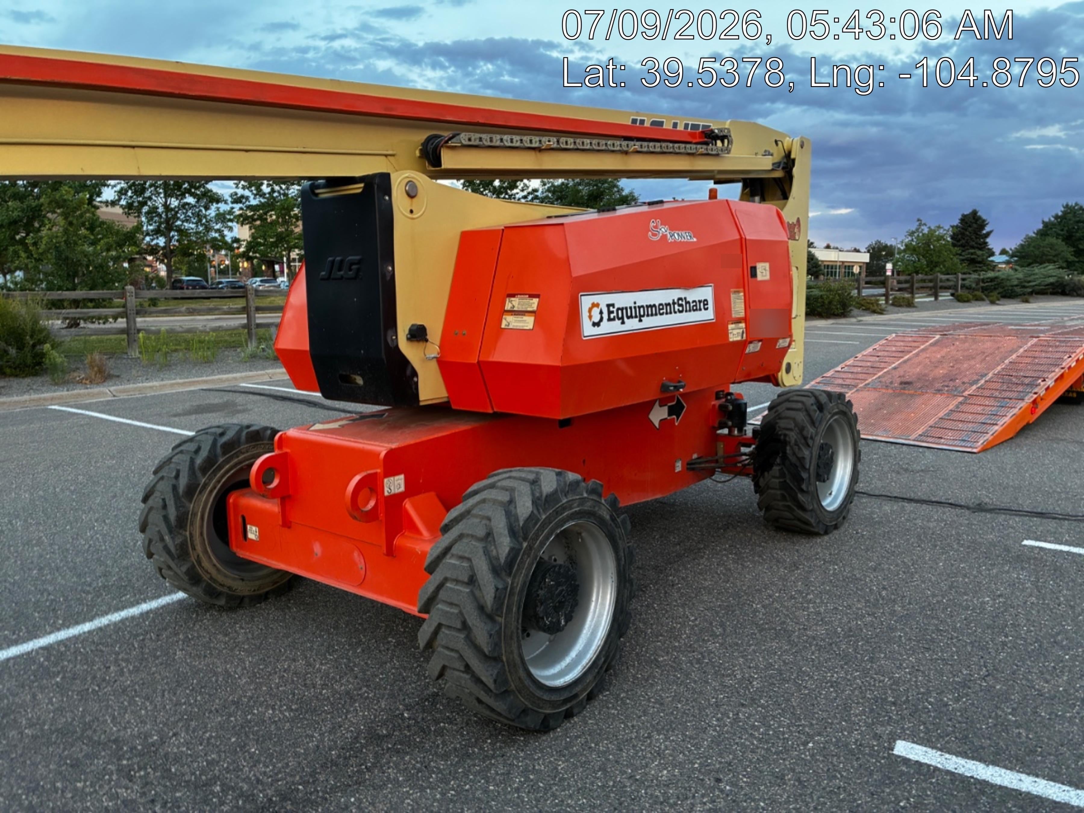 2020 JLG 800AJ