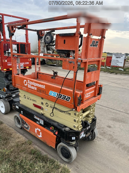 2022 JLG ES1932