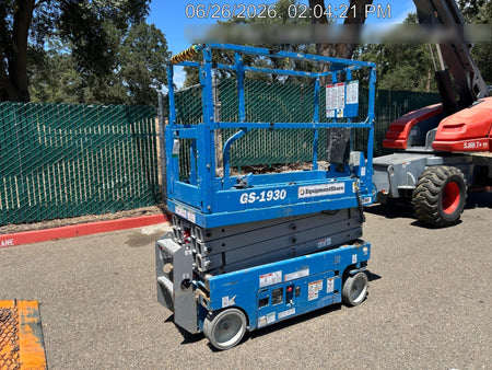 2020 Genie GS-1930 Solid Non Marking Tires, Beacon, Folding rails with half height swing gate, 800W Inverter