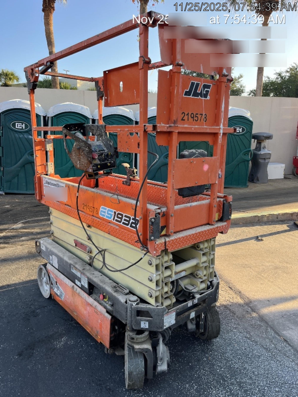 2022 JLG ES1932