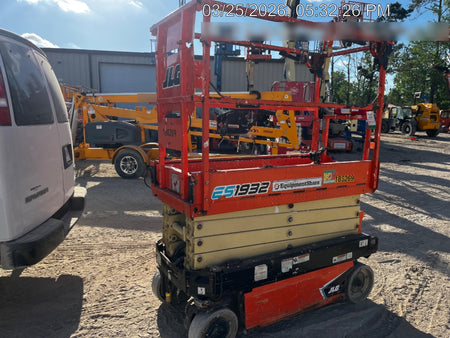 2021 JLG ES1932
