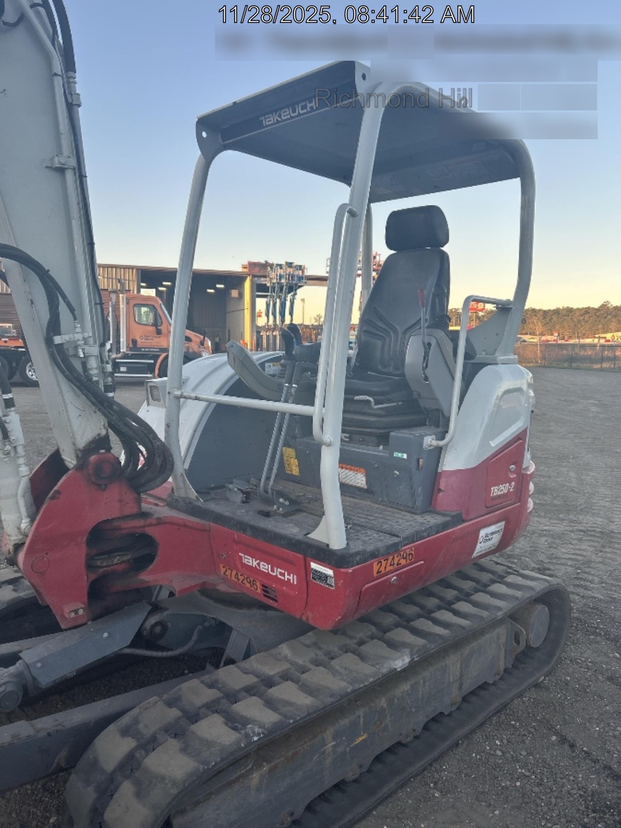 2022 TAKEUCHI TB250-2R
