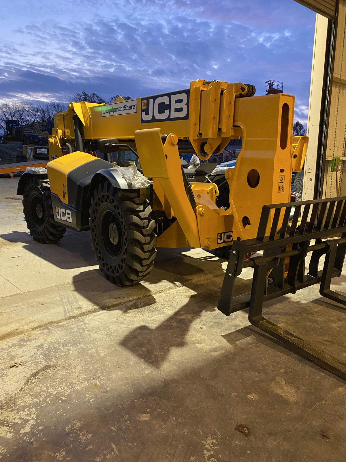 2022 JCB 510-56