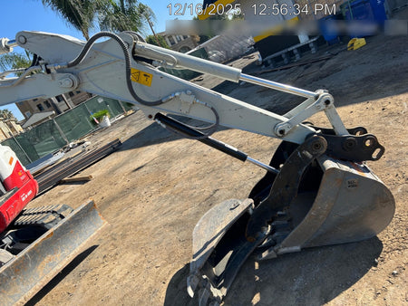 2025 TAKEUCHI TB250-2R