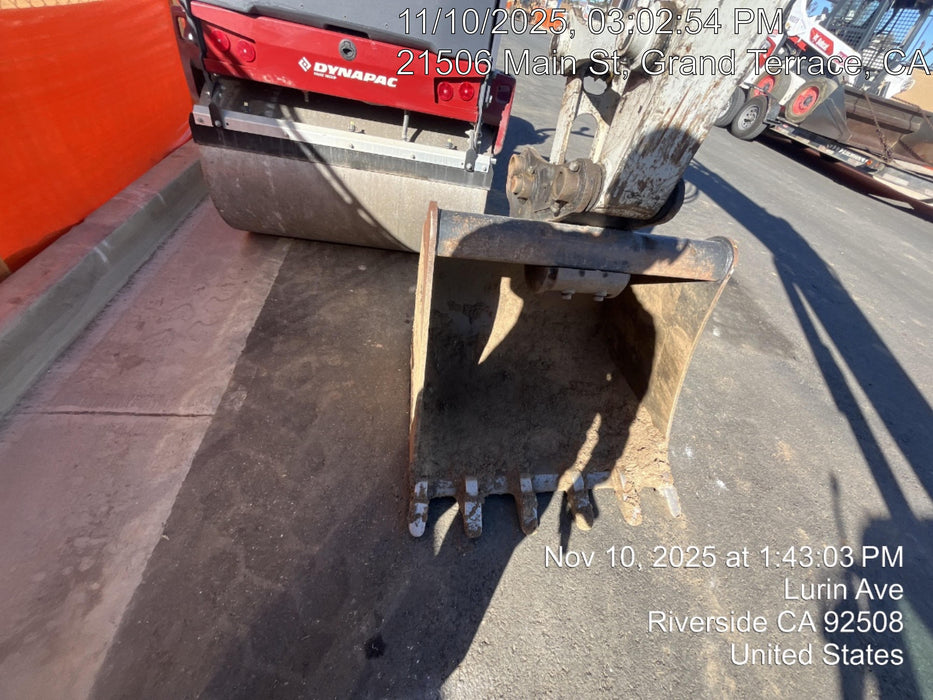 2025 TAKEUCHI 36" Bucket - Takeuchi