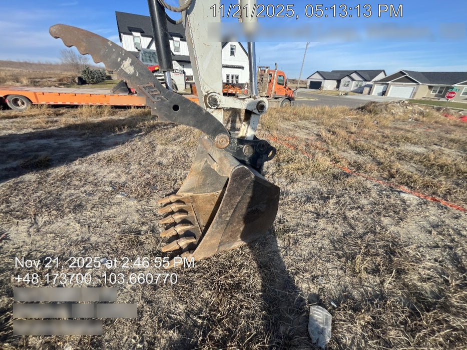 2025 TAKEUCHI 36" Bucket - Takeuchi