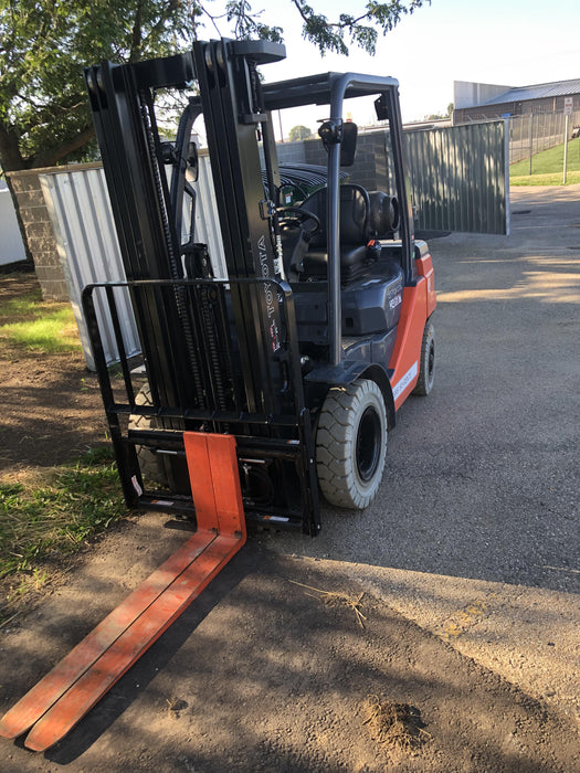 2022 TOYOTA 50-8FGU25