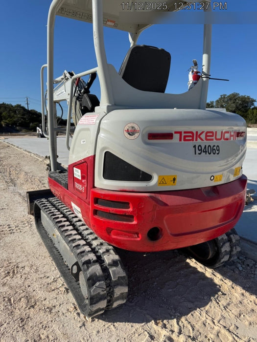 2021 TAKEUCHI TB235-2R