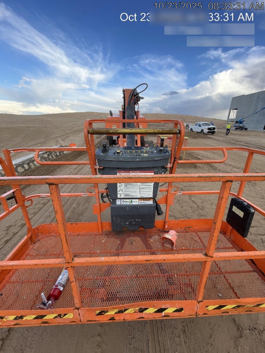 2019 JLG 800AJ