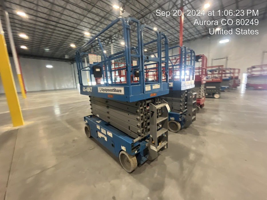 2019 Genie GS-4047 Folding rails with half height swing gate, 800W Inverter