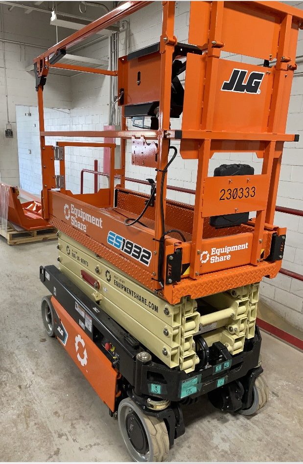 2022 JLG ES1932