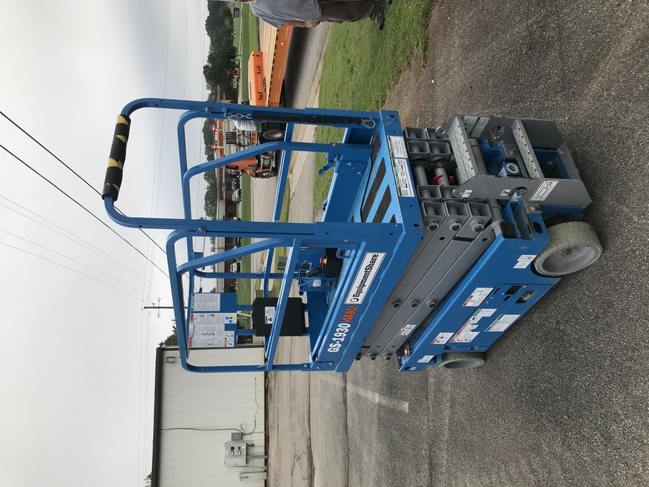 2019 Genie GS-1930 Fixed Rails with Chain Entry