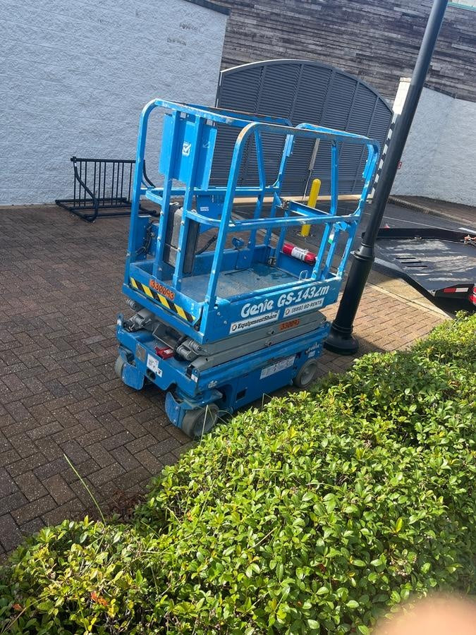 2023 GENIE GS-1432