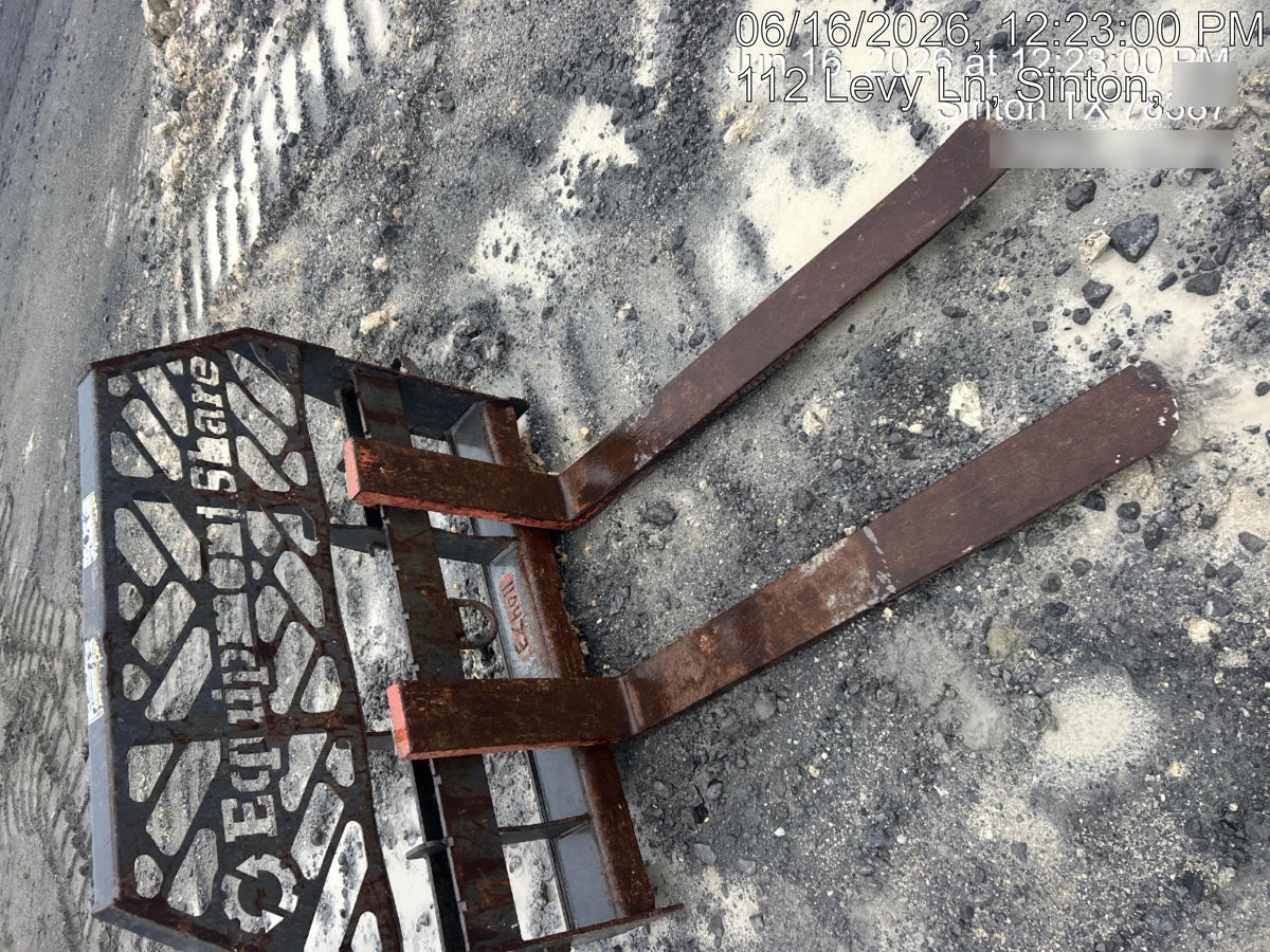 2020 EMKAY 48" Pallet Forks - Emkay
