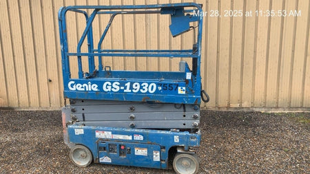 2017 Genie GS-1930 Genie GS-1930 Lift w/Fixed Rail and Chain Entry