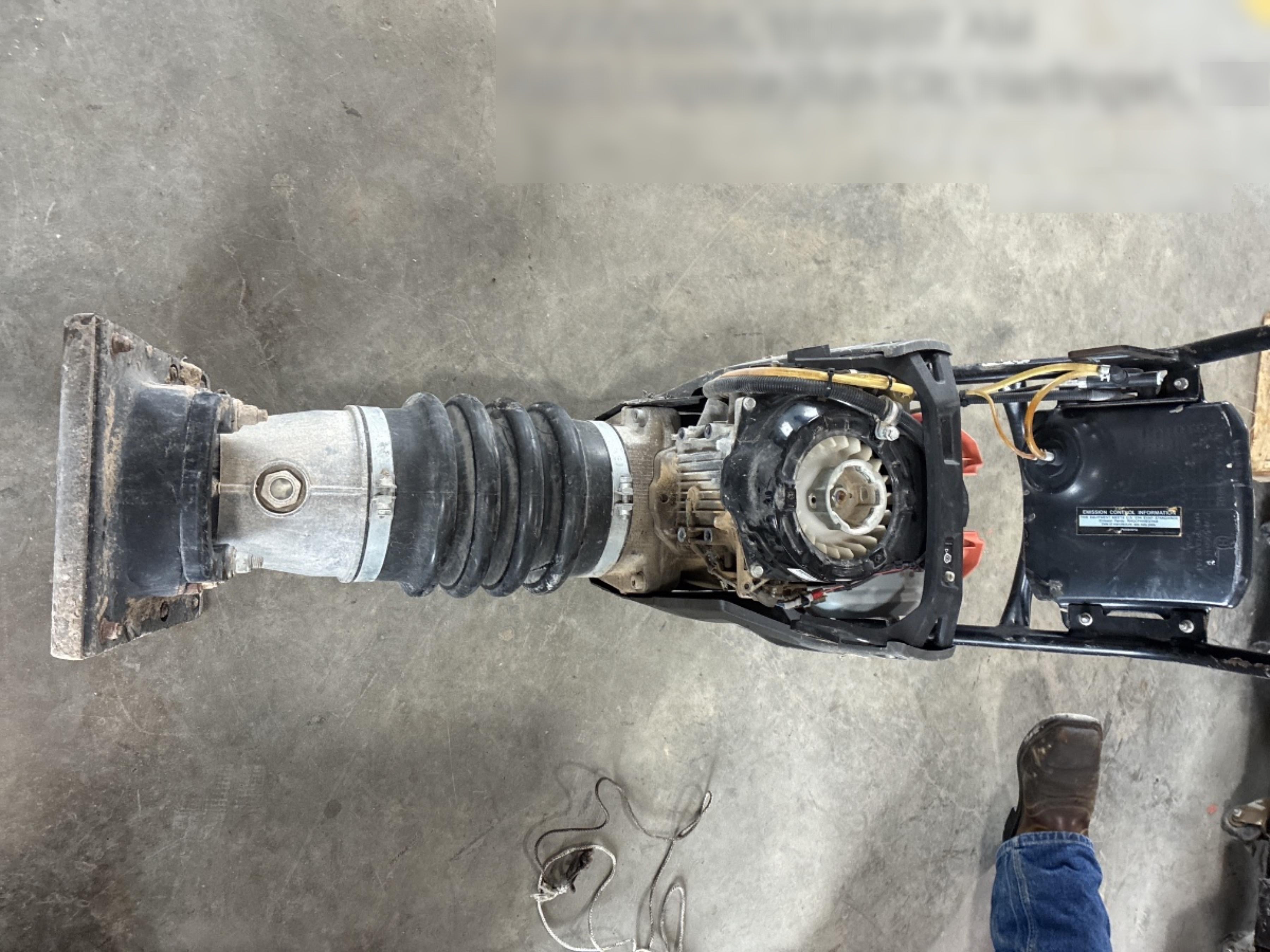 2025 HUSQVARNA LT6005