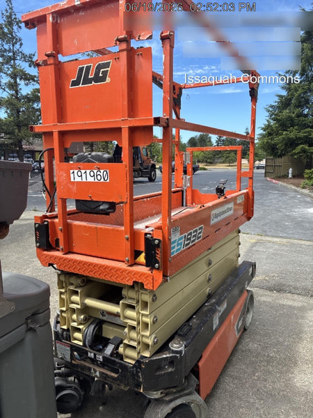 2021 JLG ES1932