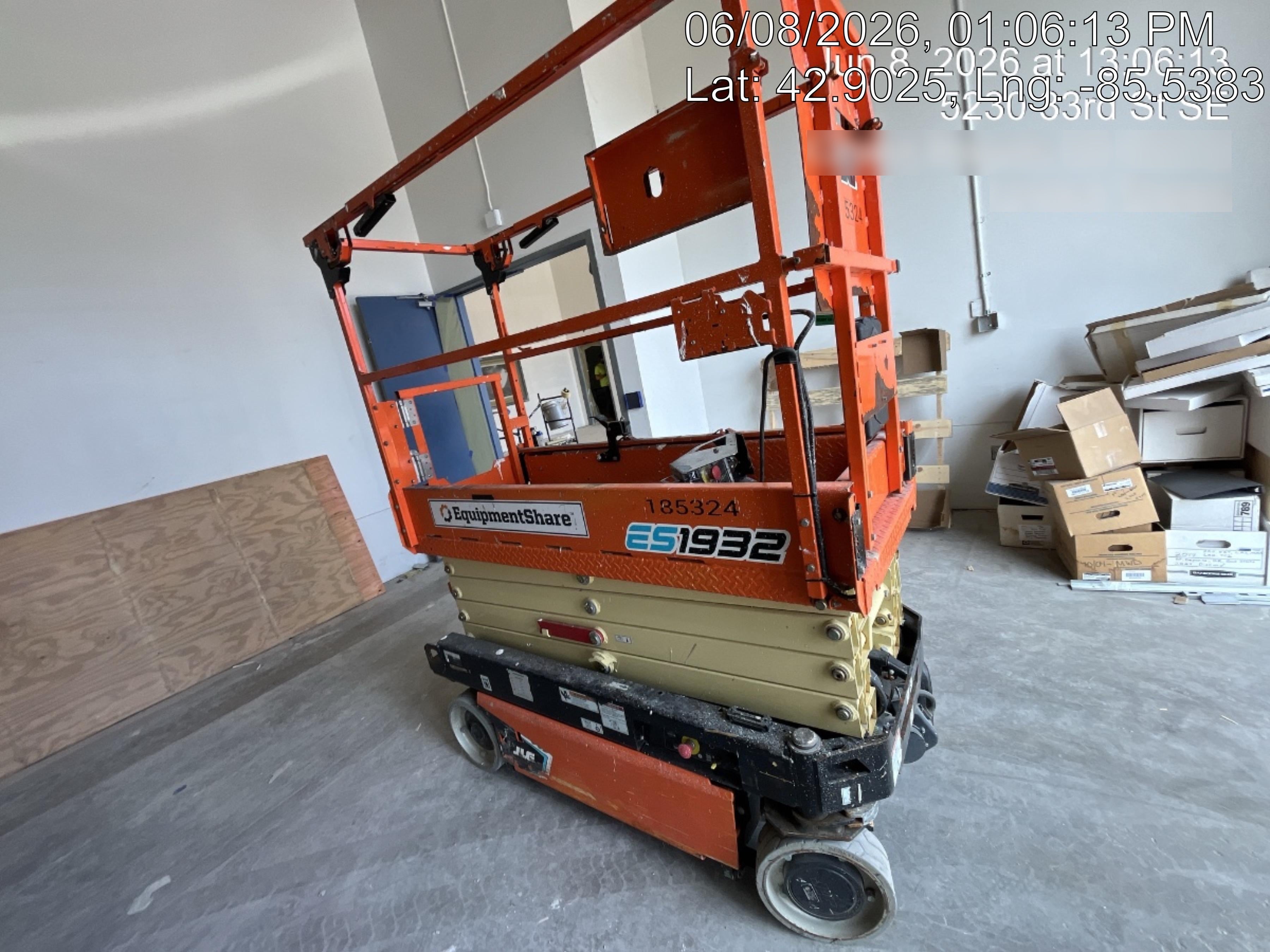 2021 JLG ES1932