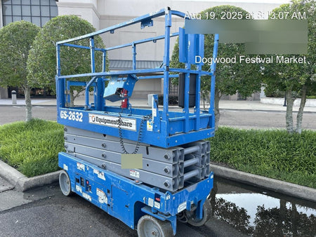 2019 Genie GS-2632 Folding rails with half height swing gate