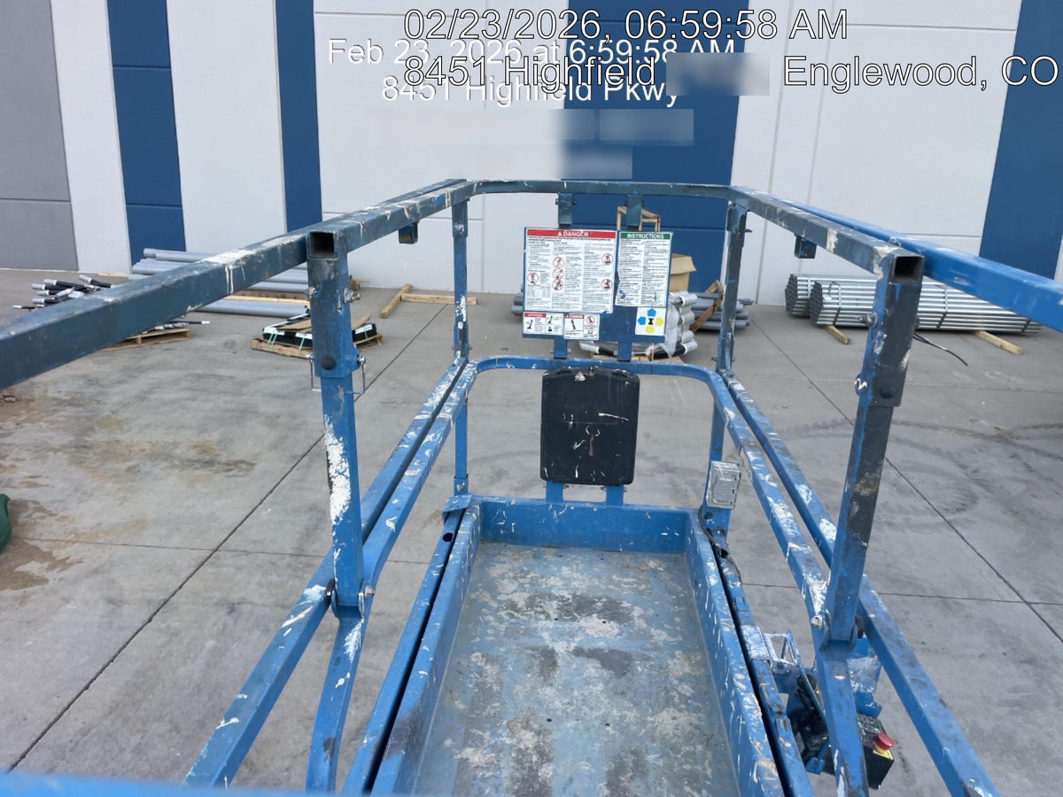 2019 Genie GS-3232 Folding rails with half height swing gate, 800 Amp Inverter