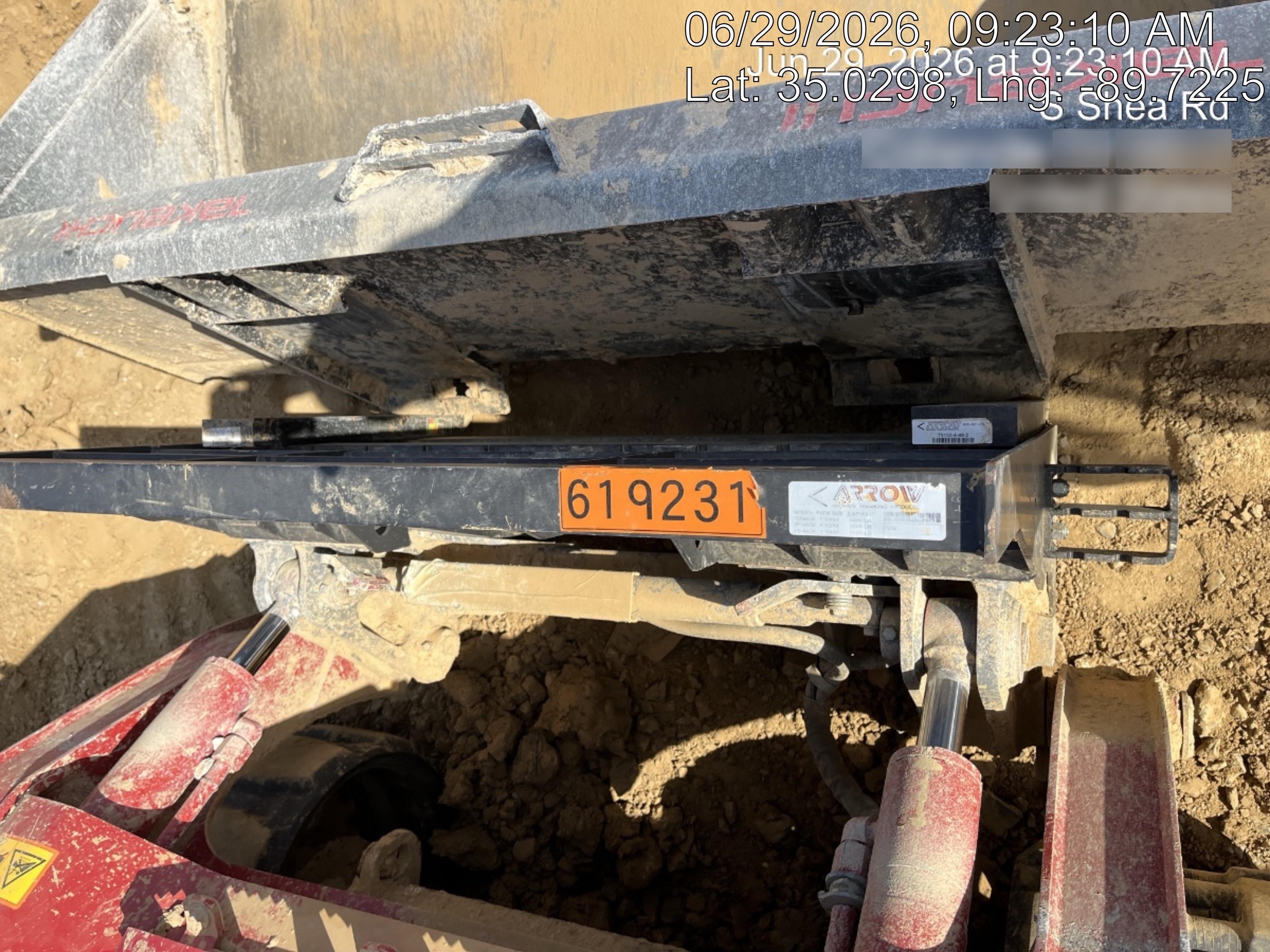 2025 ARROW MATERIAL HANDLING 48" Pallet Forks - Arrow